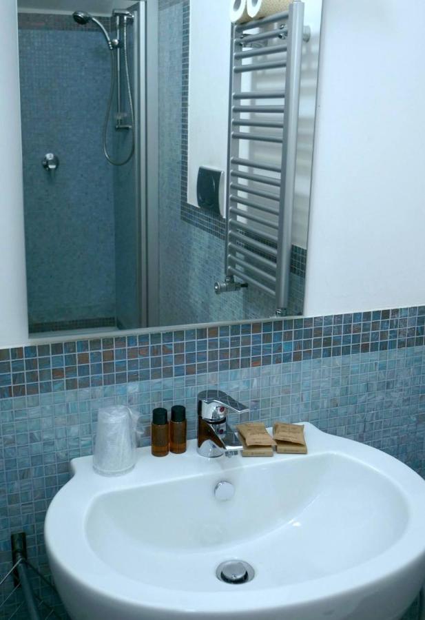 Blu Suites And Apartments Bari Bagian luar foto